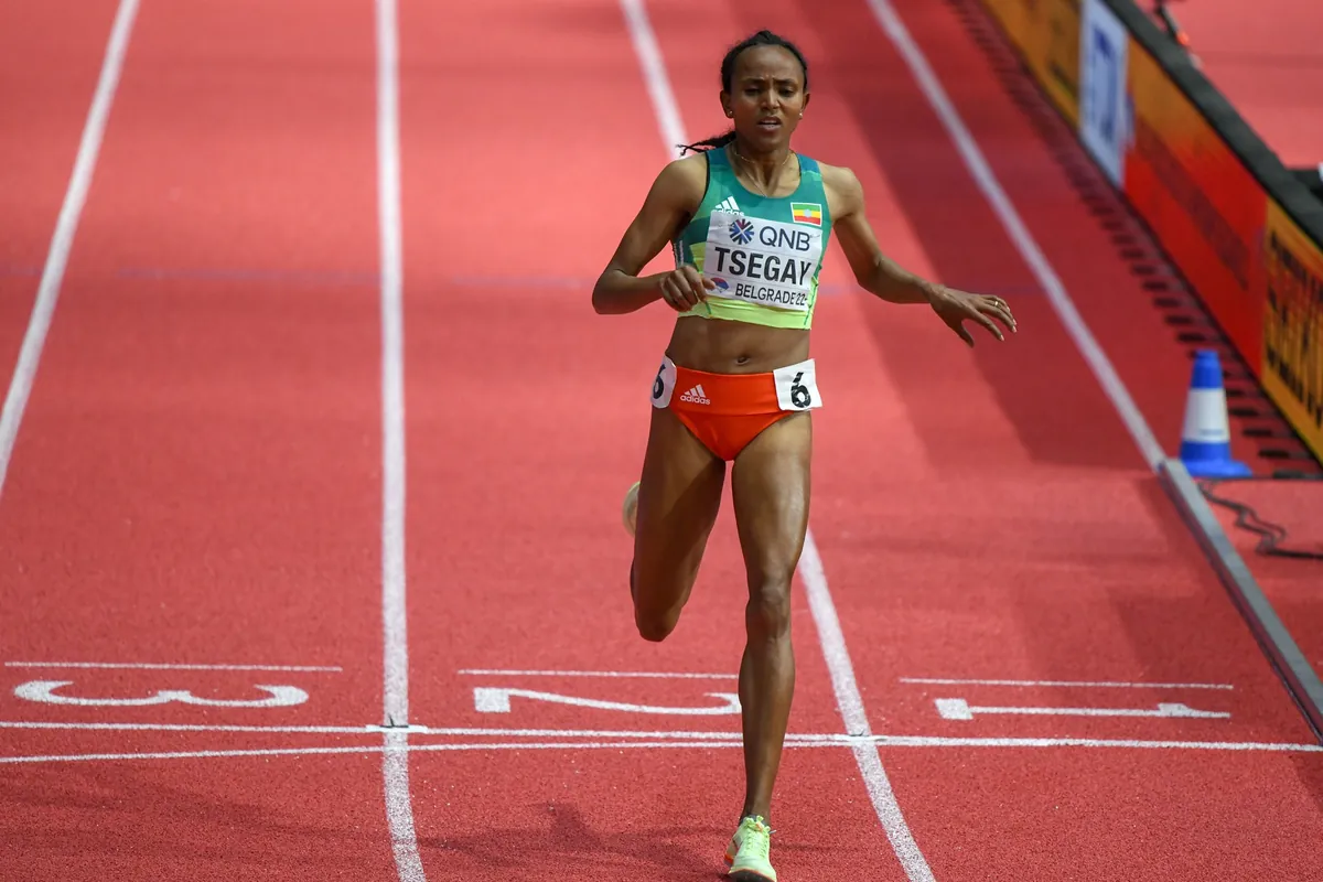 Gudaf Tsegay crossing the line first in the 1500 m, World Indoor Championships, Belgrade 2022