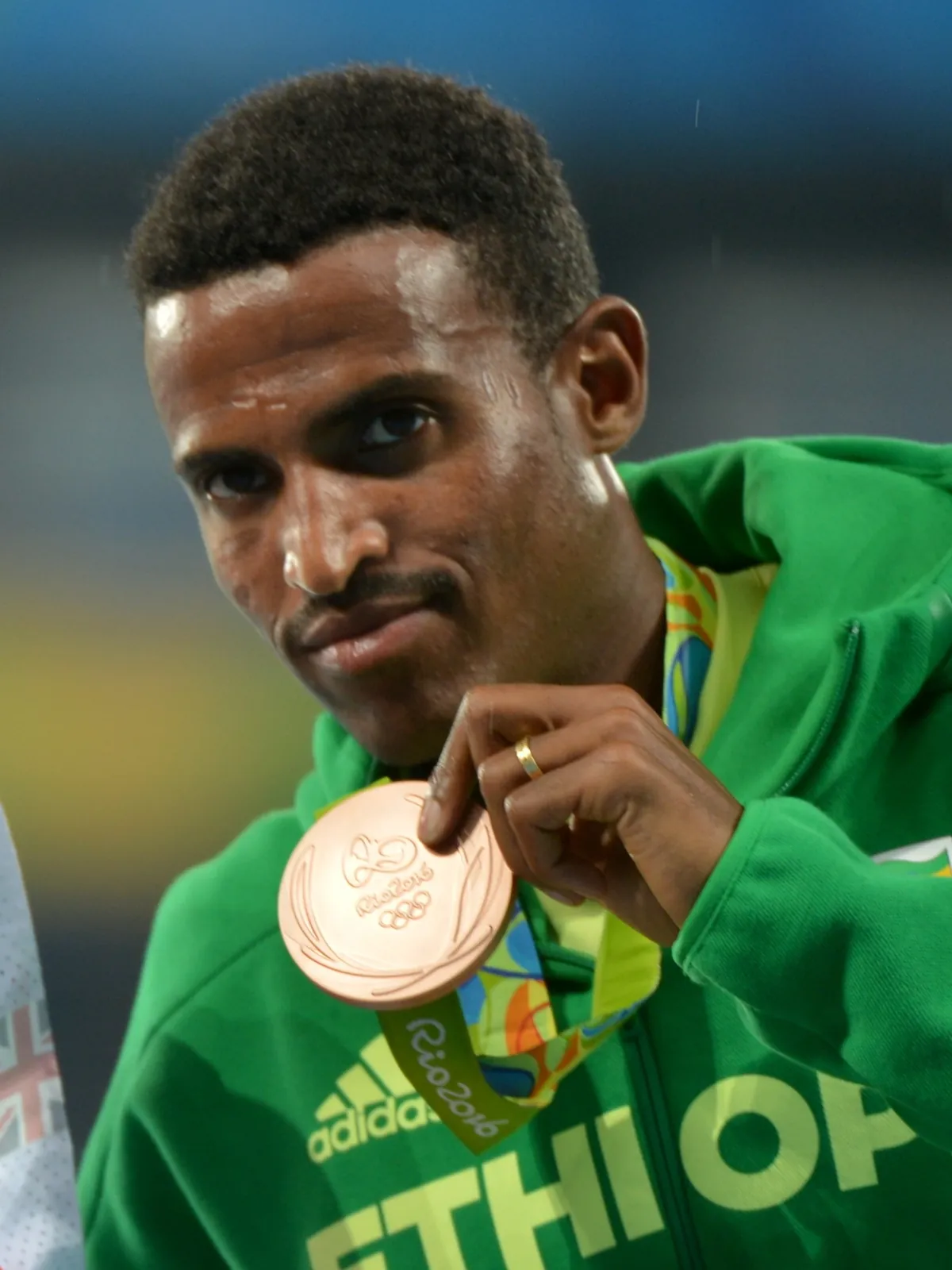Hagos Gebrhiwet meedaaliyaa naasii 5000 meetira Olompikii Riyoo 2016 wajjin